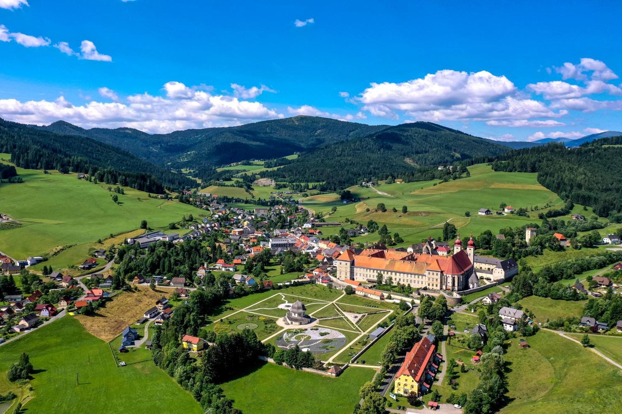 Naturpark Chalets Lambrecht By Alps Resorts Sankt Lambrecht Exterior foto